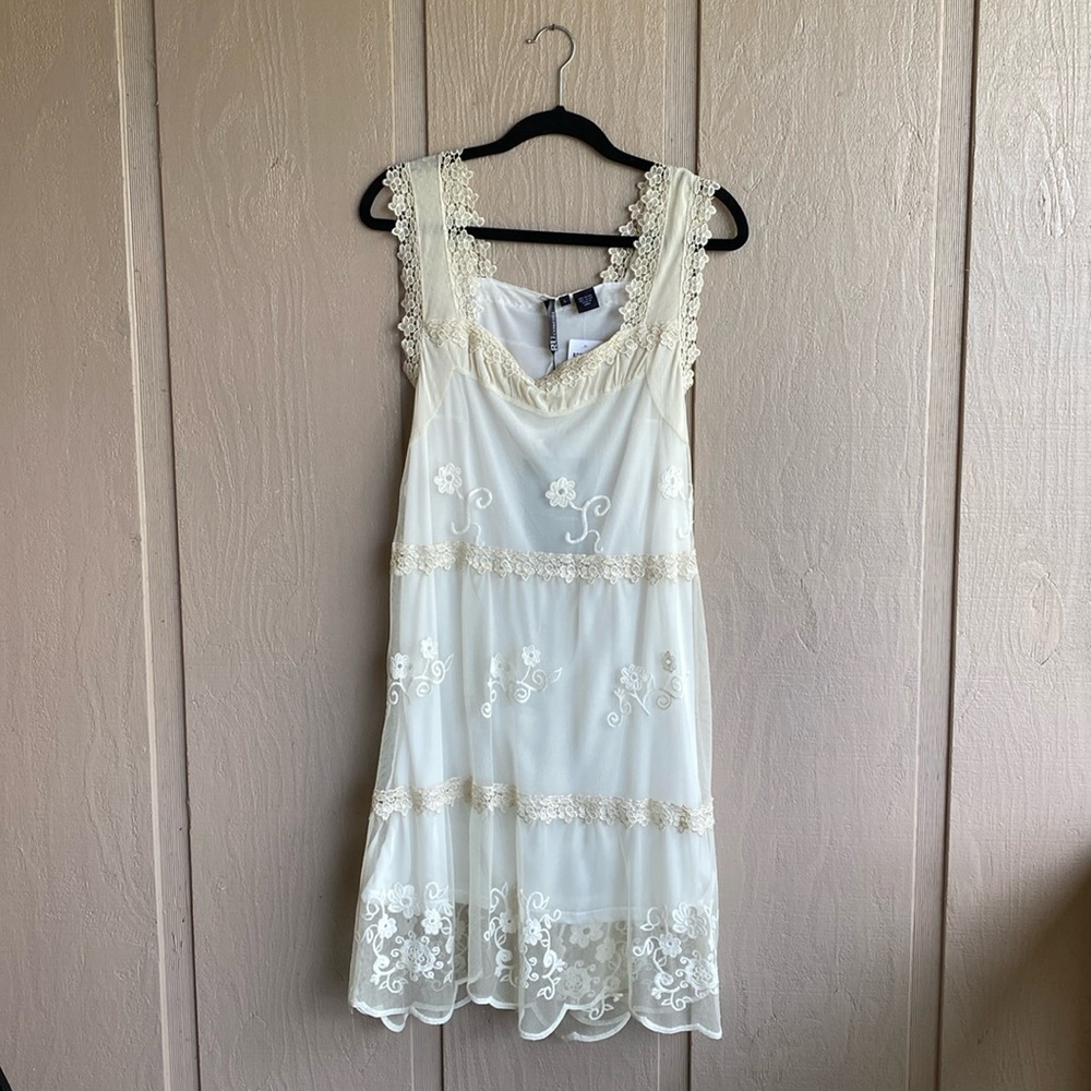 Ru Cowgirl Lace Cream Dress L